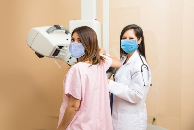 woman getting a mammogram 